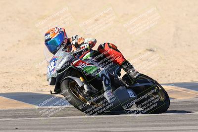 media/Dec-07-2025-CVMA (Sun) [[3e7d2de5dc]]/Race 7-Formula Lightweight Twins Shootout/